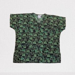 Smart Scrubs Women's Shamrock Black Green Patterned Scrub Top Soze Medium